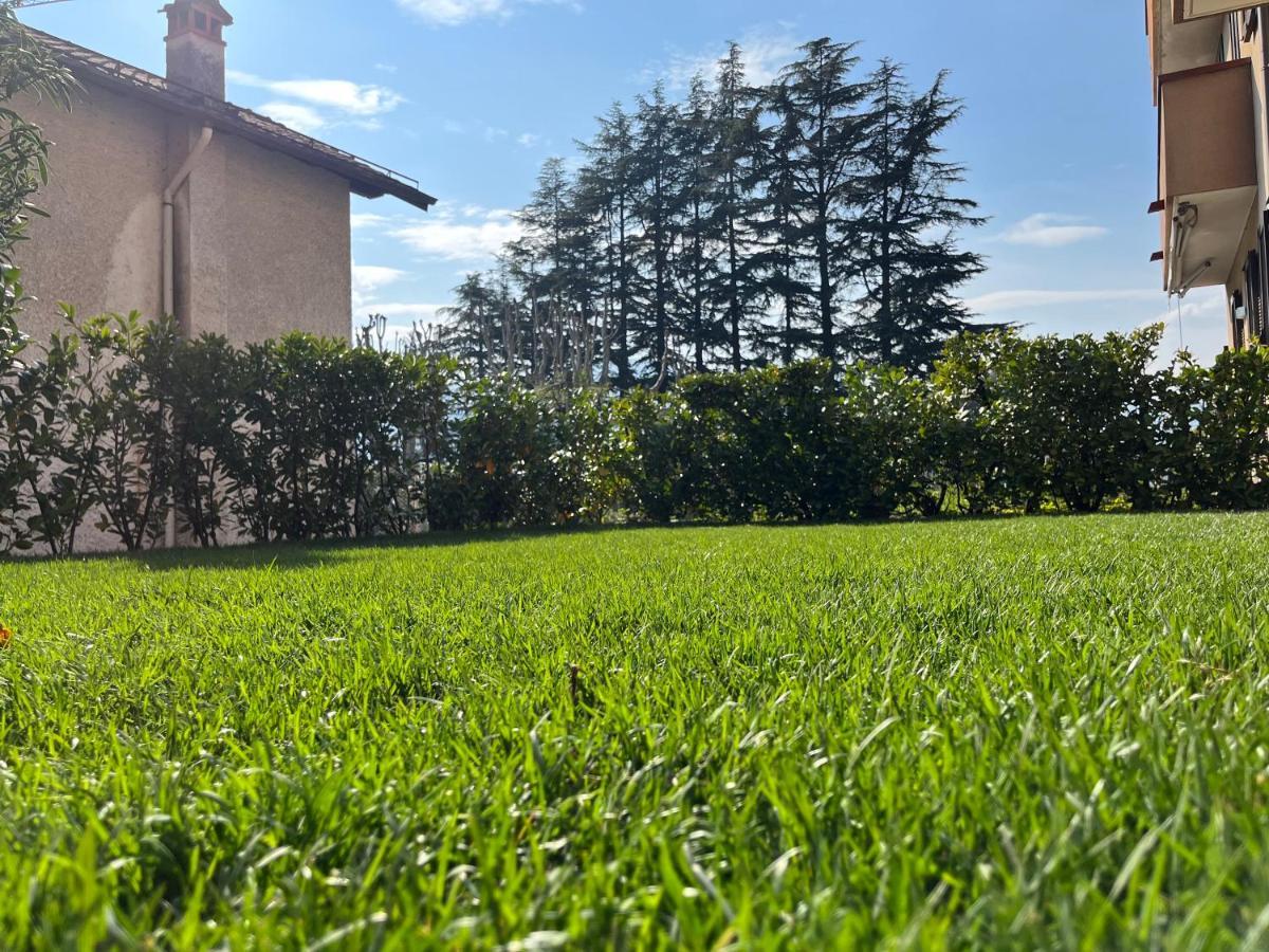 La Casa Dei Pini Apartamento Lierna Exterior foto